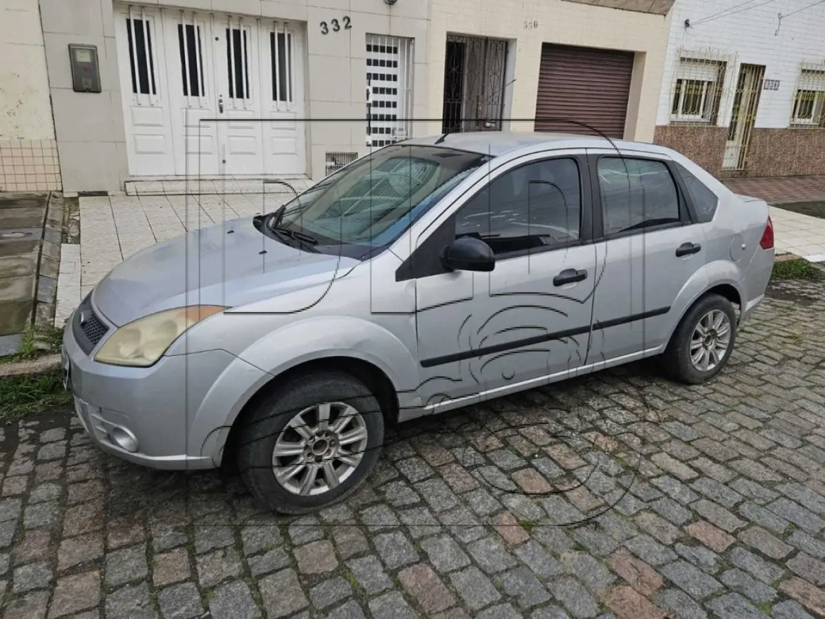 LOTE 002 - Ford/Fiesta Sedan Flex 1.0