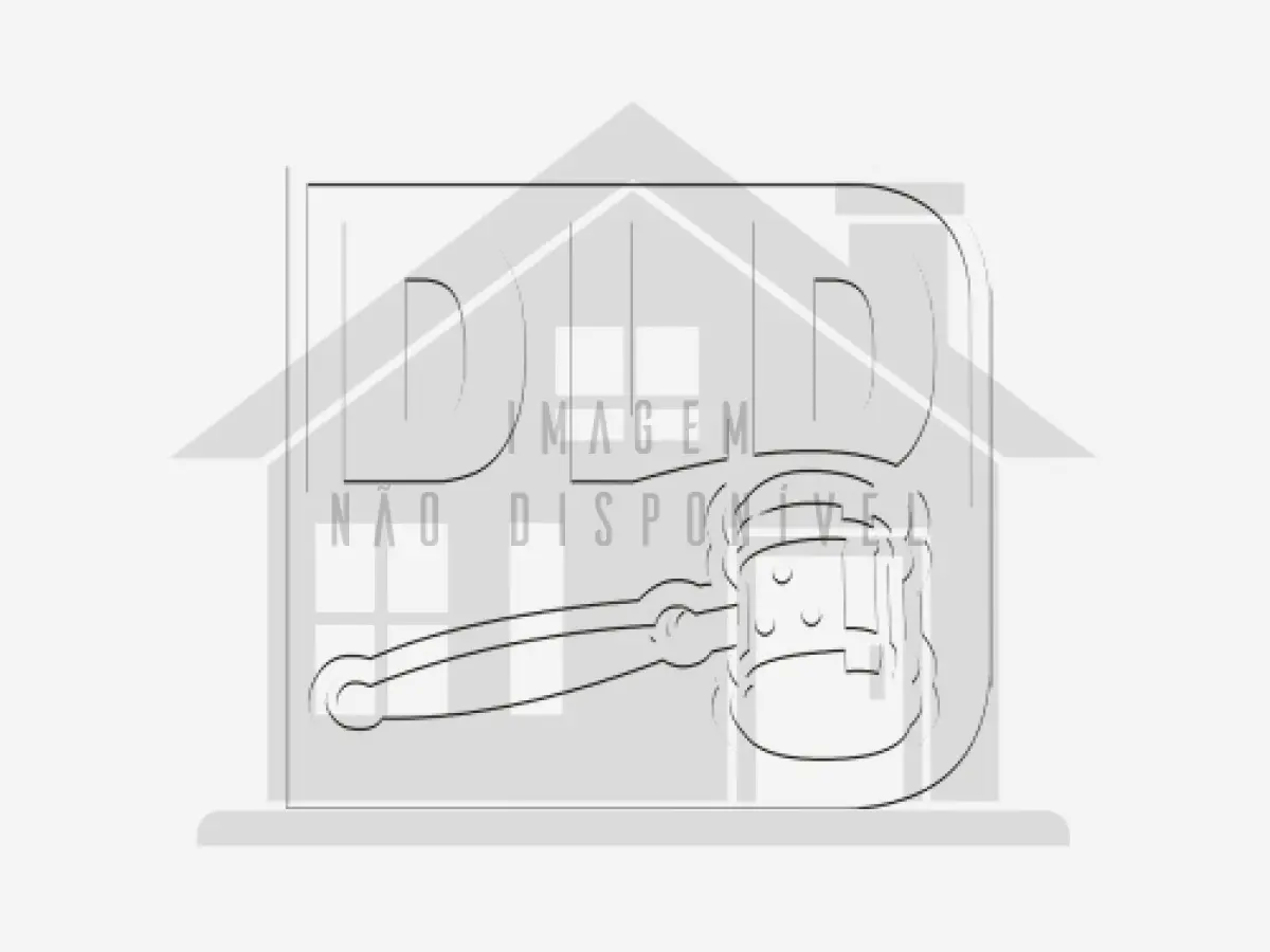 LOTE 004 - Casa e Garagem na Quinta