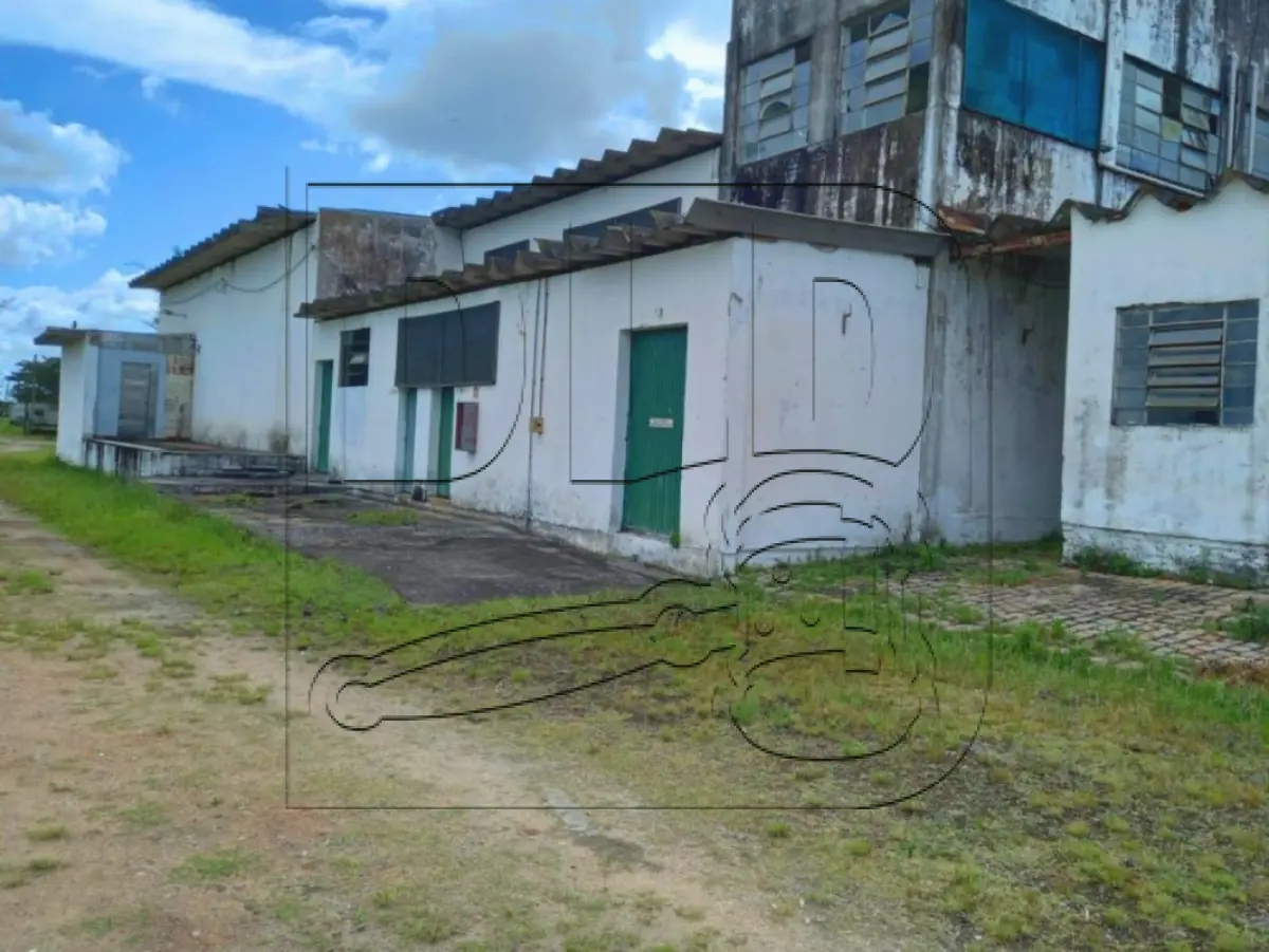 LOTE 001 - Terreno e Prédio em Pelotas