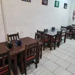 MESAS, CADEIRAS E ARMÁRIOS