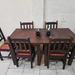 MESAS, CADEIRAS E ARMÁRIOS