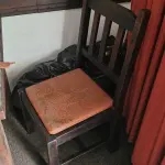 MESAS, CADEIRAS E ARMÁRIOS